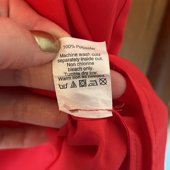 EUC sleeveless pink tank. Easy to dress up or down. - Picture 4 of 6